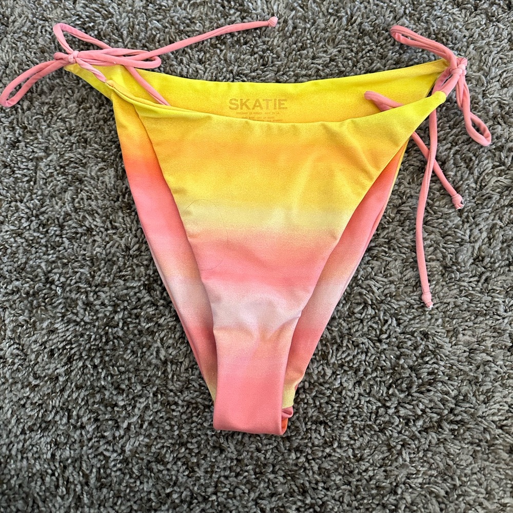 SKATIE Sunrise print Vera Bottom Large